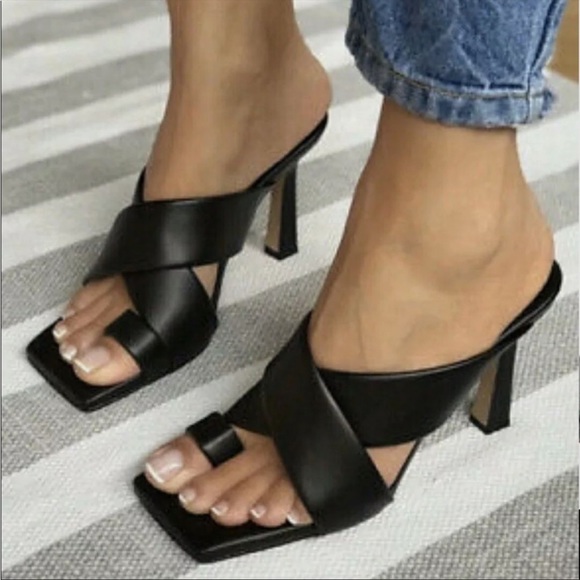 NEW Zara Padded Heeled Mule Criss Cross Toe Leather Sandals